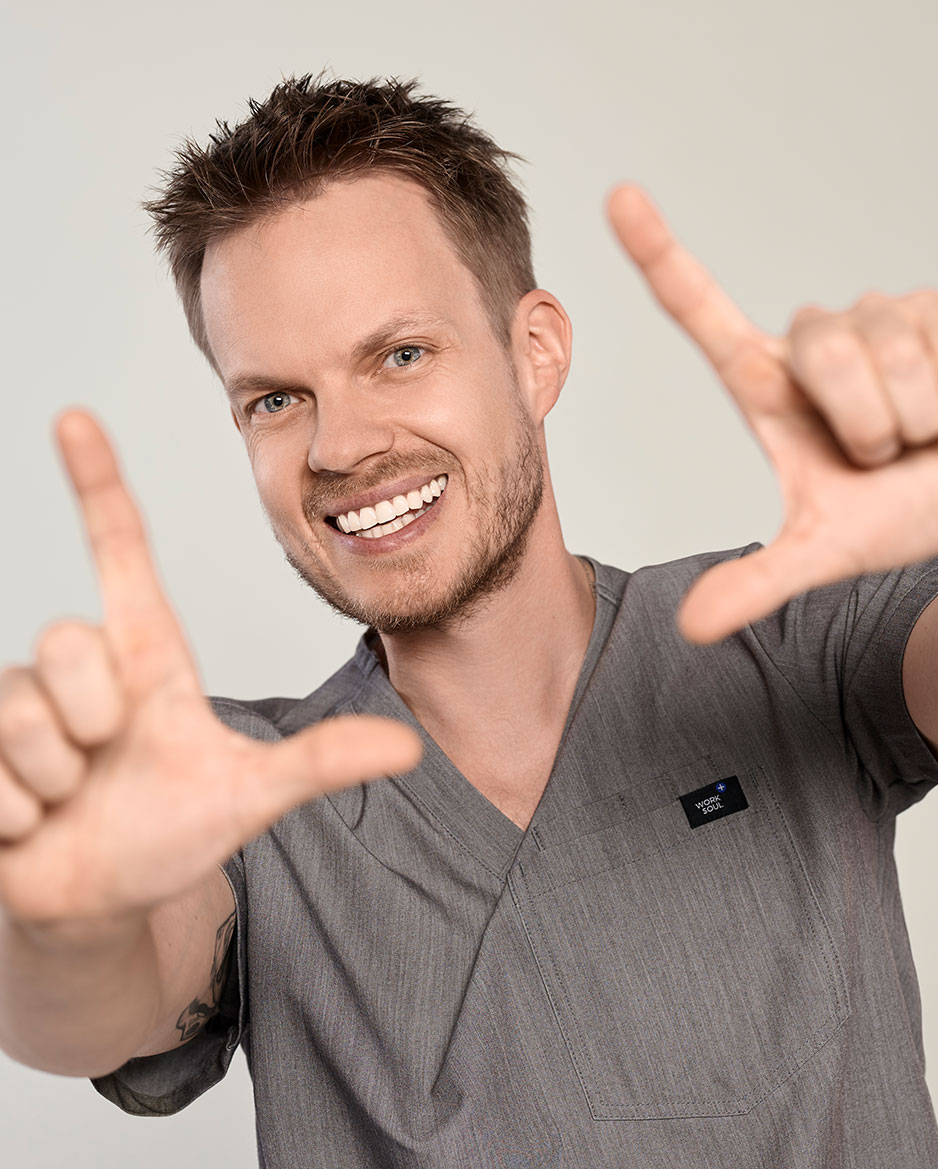 Zahnarzt Christoph Röß aus Nürnberg – engagierter Gründer der Zahnarztpraxis zahngemacht! In Nürnberg vereint Präzision, Handwerk & hochwertige Zahnmedizin